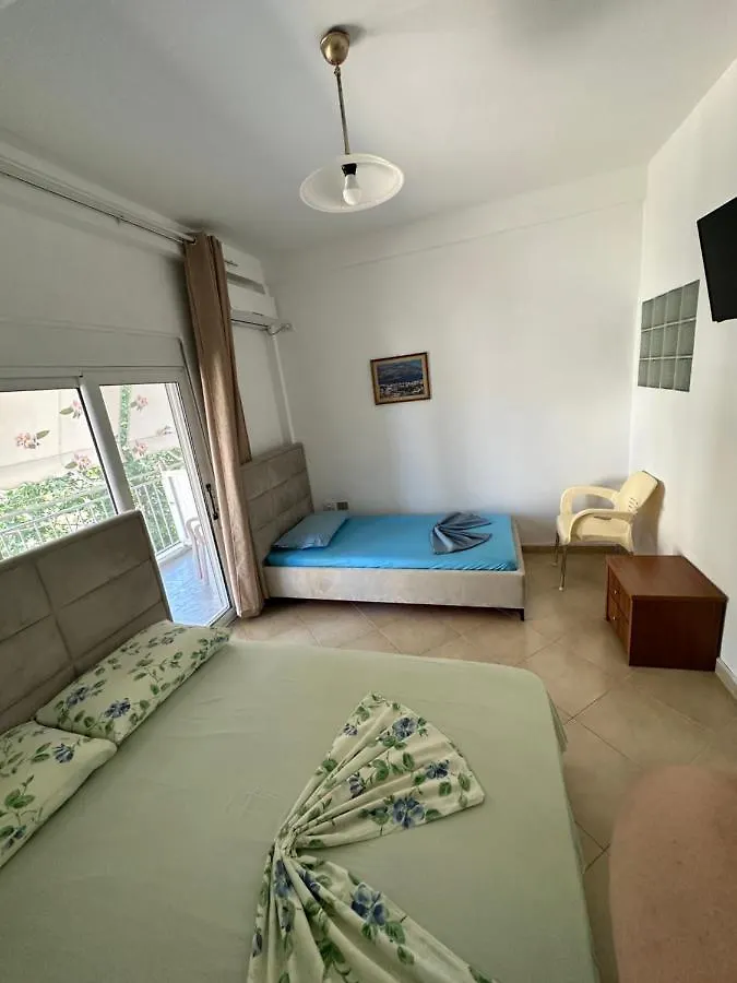 Marina'S Studios Himare 0*,